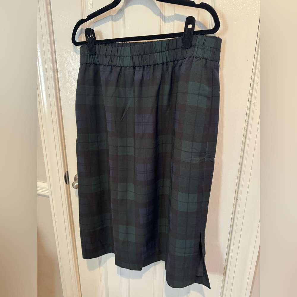 Jcrew plaid midi skirt size L, NWT.
